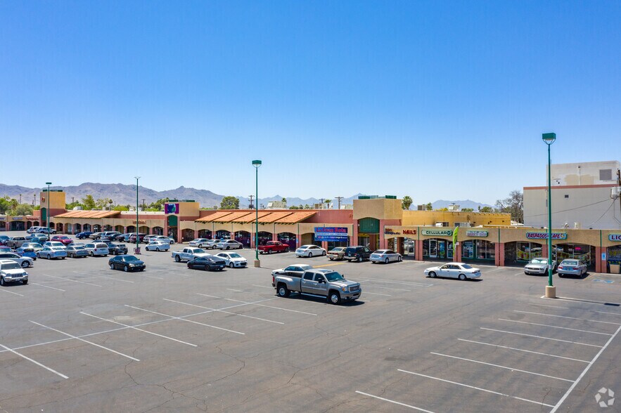 6000-6076 S Central Ave, Phoenix, AZ à louer - Photo de l’immeuble – Image 3 sur 4