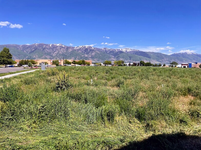 1366 Main St, Layton, UT à vendre - Photo de l’immeuble – Image 3 sur 8