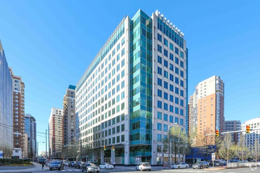 4100 N Fairfax Dr, Arlington, VA à louer - Photo principale – Image 1 sur 7