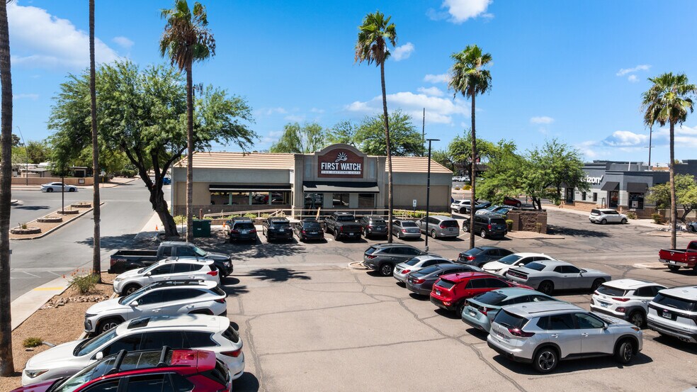 4775 E Grant Rd, Tucson, AZ à vendre - Photo de l’immeuble – Image 2 sur 4