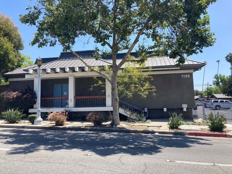 1190-1192 N Lake Ave, Pasadena, CA à louer - Photo de l’immeuble – Image 2 sur 9