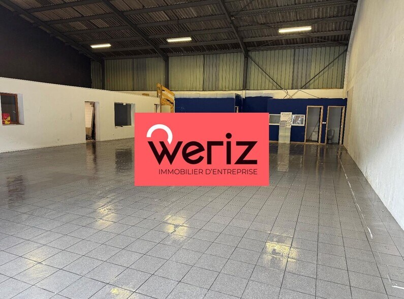 Local d’activités dans Gémenos à louer - Photo de l’immeuble – Image 2 sur 7