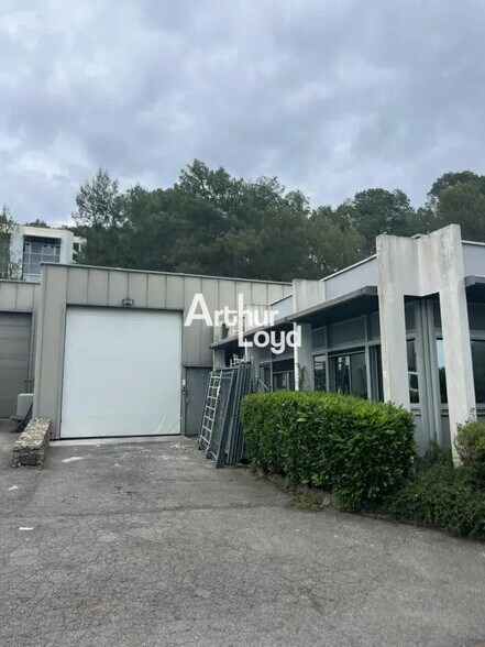 Local d'activités dans Valbonne à vendre - Photo de l’immeuble – Image 2 sur 5