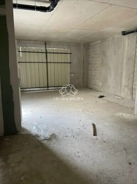 Local commercial dans Pusignan à vendre - Photo intérieure – Image 3 sur 6