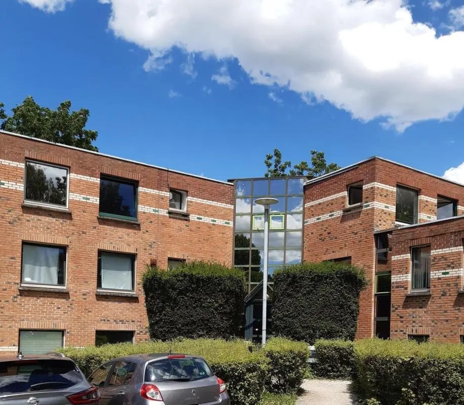 Rue De La Maison Rouge, Lognes à louer Photo de l’immeuble– Image 1 sur 8