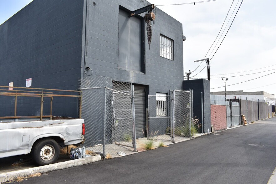 5318-5322 E Washington Blvd, Commerce, CA à louer - Photo de l’immeuble – Image 2 sur 10