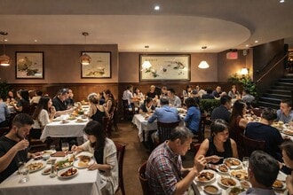 242 W 56th St, New York, NY à louer Photo intérieure– Image 2 sur 4