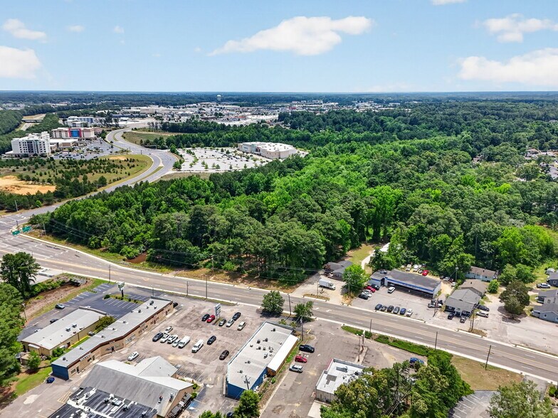 5017 Yadkin Rd, Fayetteville, NC à vendre - Aérien – Image 1 sur 6