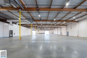 9419 Mason Ave, Chatsworth, CA à louer Photo intérieure– Image 1 sur 16