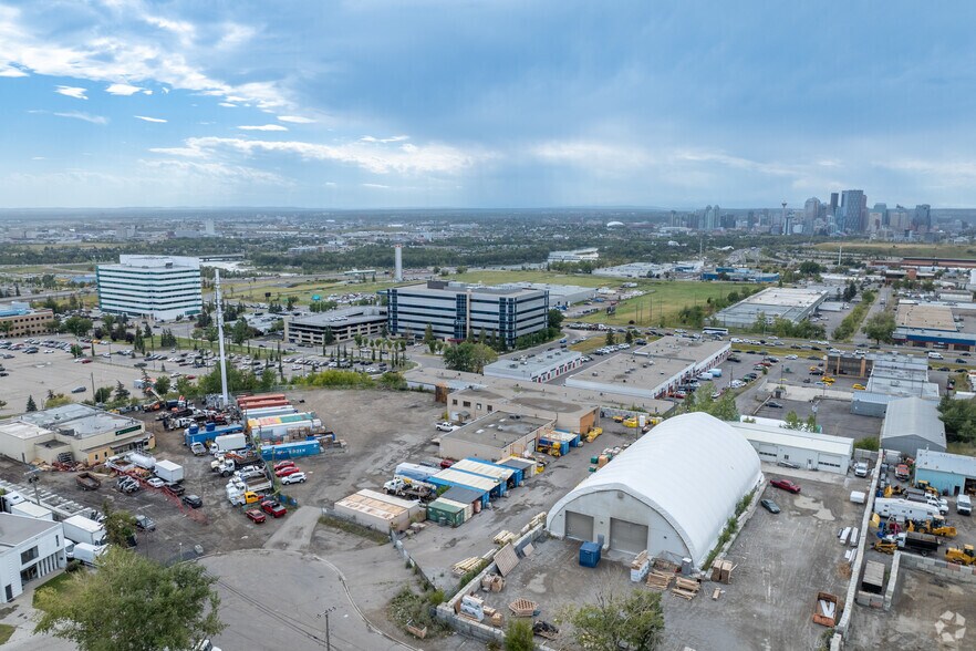 415 Monument Pl SE, Calgary, AB à vendre - Aérien – Image 2 sur 2