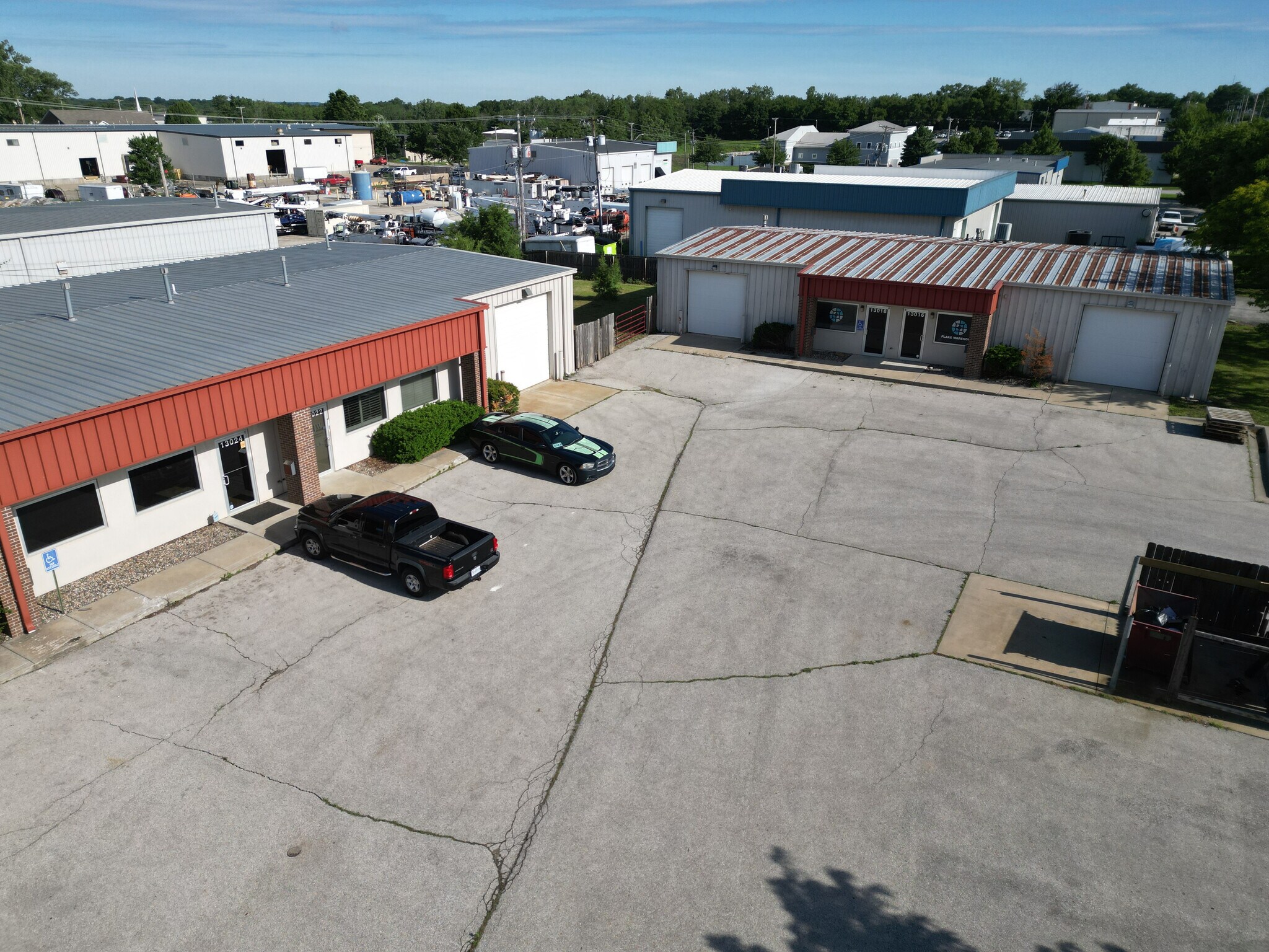 Industrial 2 Building Complex portefeuille de 2 biens à vendre sur LoopNet.fr Photo de l’immeuble– Image 1 sur 6