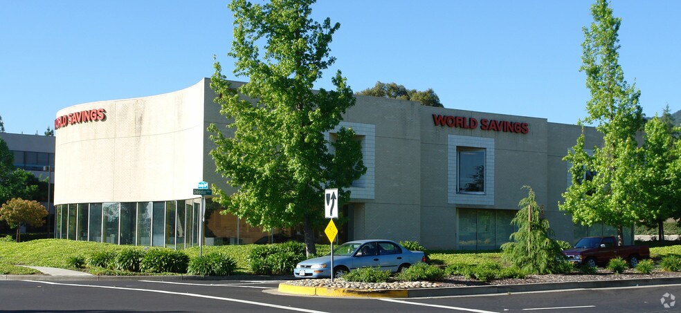 5798 Stoneridge Mall Rd, Pleasanton, CA à louer - Photo de l’immeuble – Image 3 sur 3