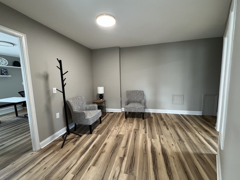 7971 Ann Arbor St, Dexter, MI à louer - Photo de l’immeuble – Image 2 sur 7