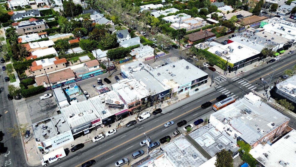 7415-7417 Melrose Ave, Los Angeles, CA à vendre - Photo de l’immeuble – Image 2 sur 4