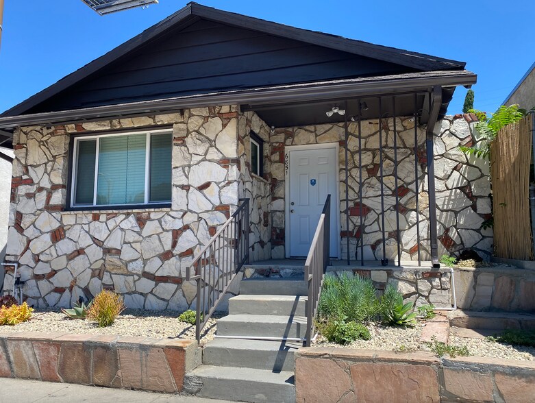6851 Foothill Blvd, Tujunga, CA à vendre - Photo principale – Image 1 sur 25