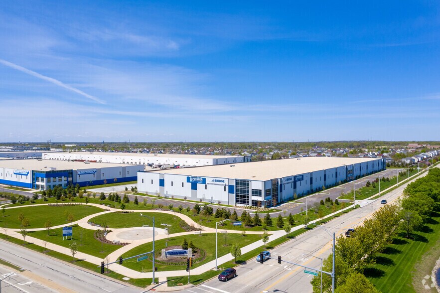 599 S Schmidt Rd, Bolingbrook, IL à louer - Photo de l’immeuble – Image 3 sur 9