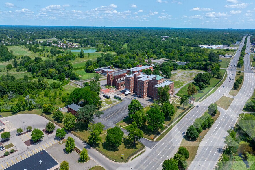 30600-30712 Michigan Ave, Westland, MI à vendre - Photo de l’immeuble – Image 2 sur 7