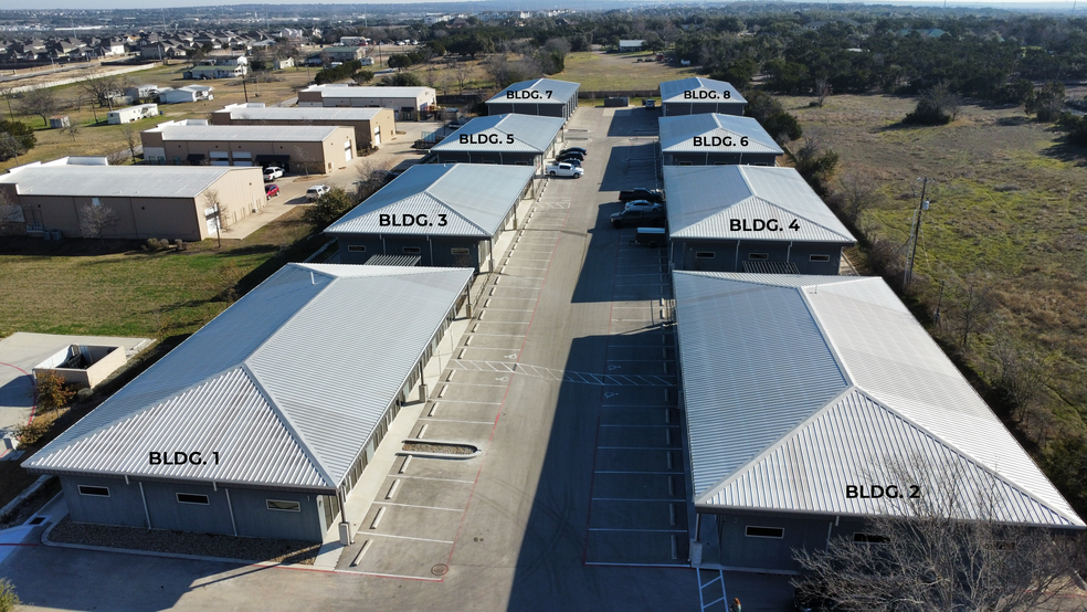 706 Leander Dr, Leander, TX à louer - Photo de l’immeuble – Image 3 sur 16