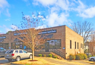 400 Upchurch St, Apex, NC à louer Photo de l’immeuble– Image 1 sur 1