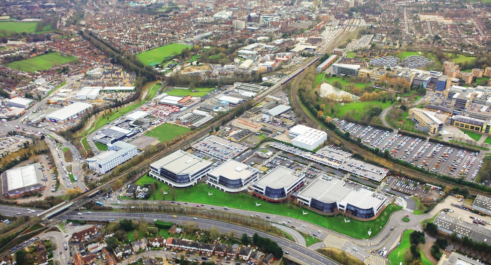 18 Guildford Business Park, Guildford à louer - Aérien – Image 3 sur 15
