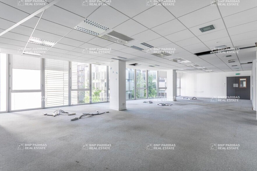 Bureau dans Marseille à louer - Photo de l’immeuble – Image 3 sur 23