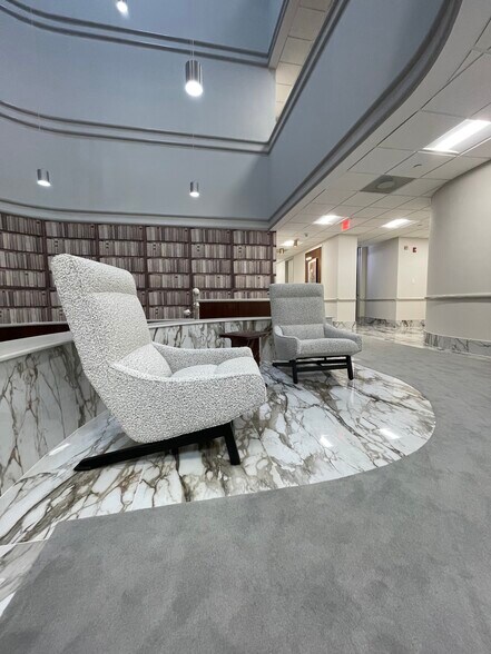 101 Grovers Mill Rd, Lawrenceville, NJ à louer - Photo de l’immeuble – Image 3 sur 25