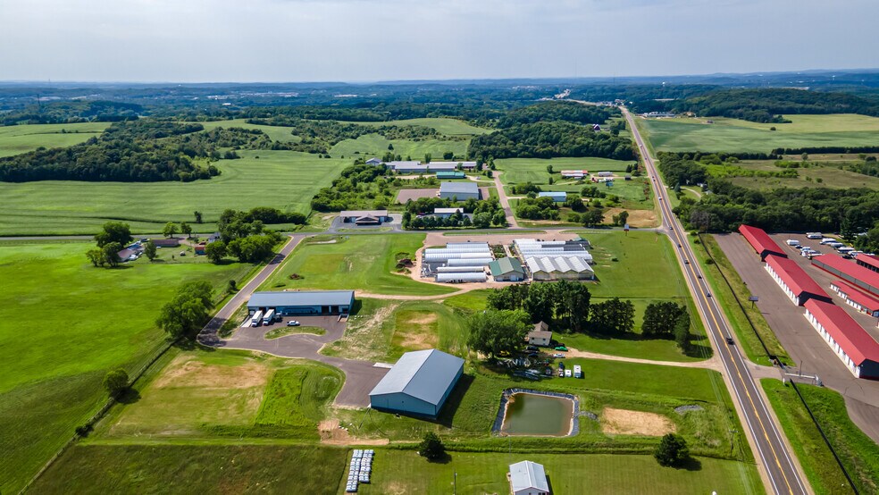 7899 Prill Rd, Eau Claire, WI à louer - Photo de l’immeuble – Image 3 sur 11