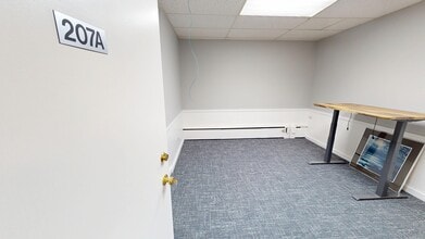 135 Park Ave, Barrington, IL à louer Photo intérieure– Image 2 sur 12