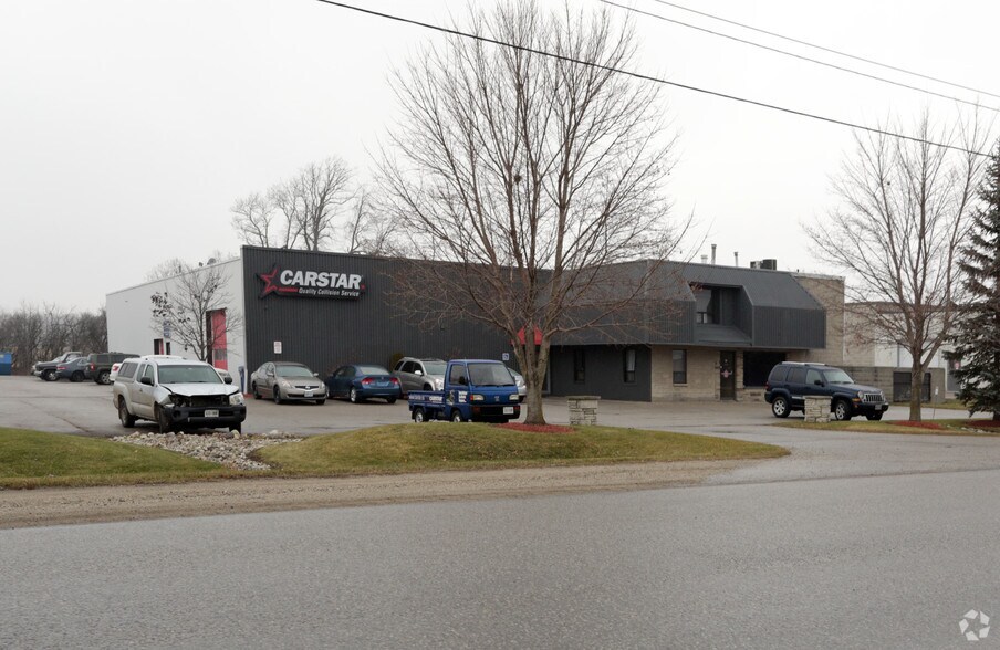 81 Malcolm Rd, Guelph, ON à louer - Photo principale – Image 1 sur 2