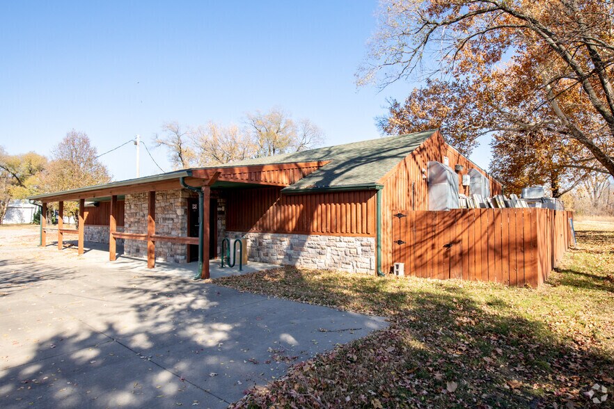1350 N 3rd St, Lawrence, KS à louer - Photo de l’immeuble – Image 2 sur 7