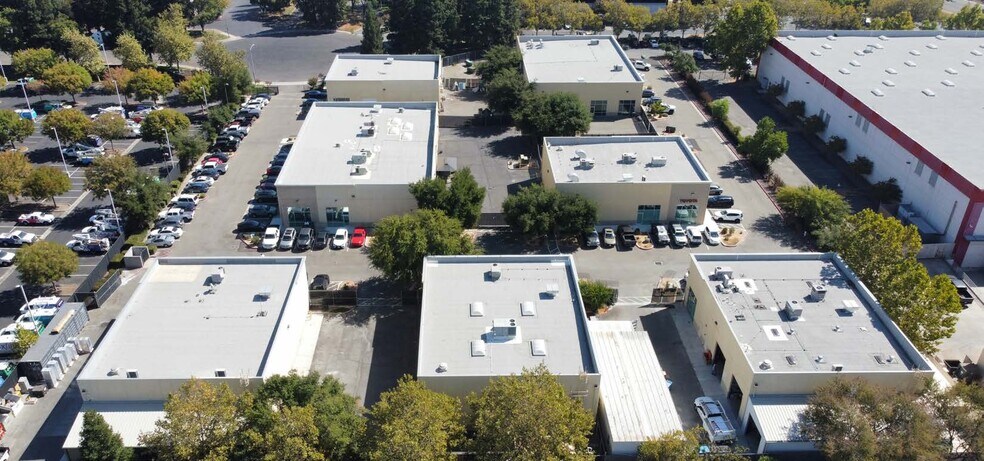 4009 Vista Park Ct, Sacramento, CA à vendre - Photo de l’immeuble – Image 2 sur 7