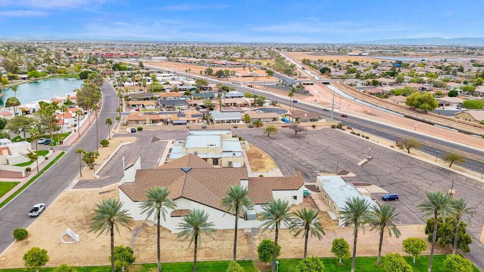 447 S Old Litchfield Rd, Litchfield Park, AZ à louer - Photo de l’immeuble – Image 3 sur 11