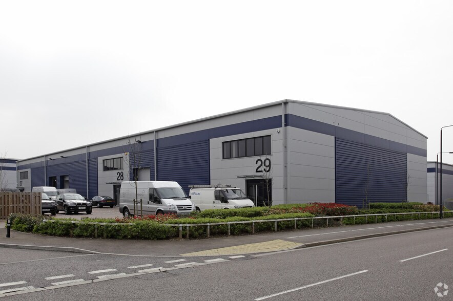 Thomas Rd, Crayford à louer - Photo principale – Image 1 sur 4