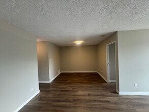 5000 50 St, Beaumont, AB à louer Photo intérieure– Image 2 sur 4