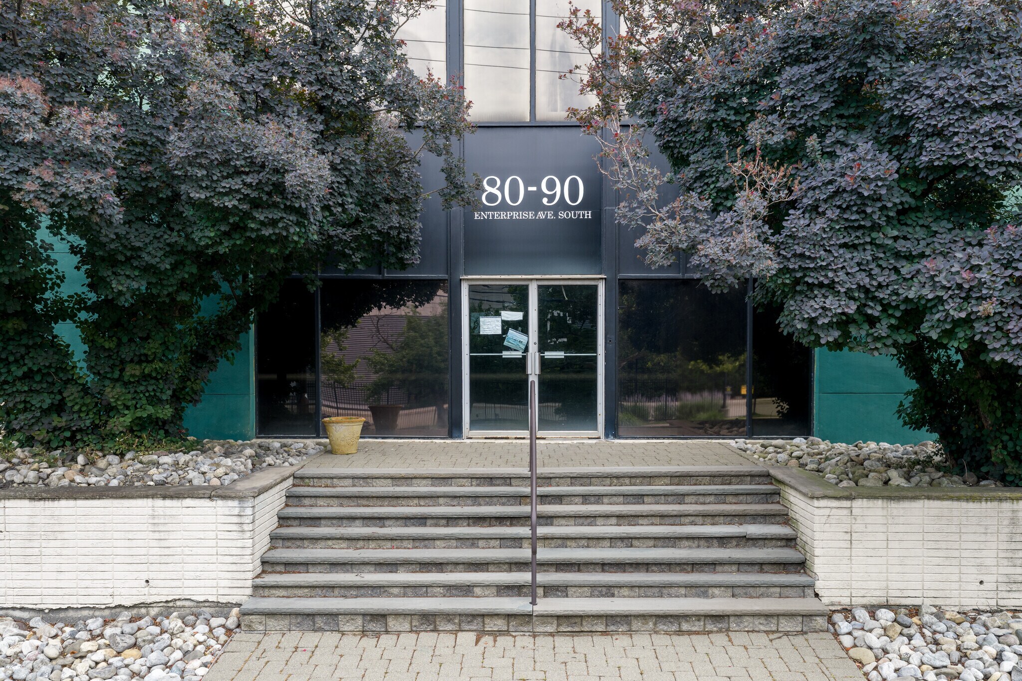 80-90 Enterprise Ave, Secaucus, NJ à louer Photo de l’immeuble– Image 1 sur 4