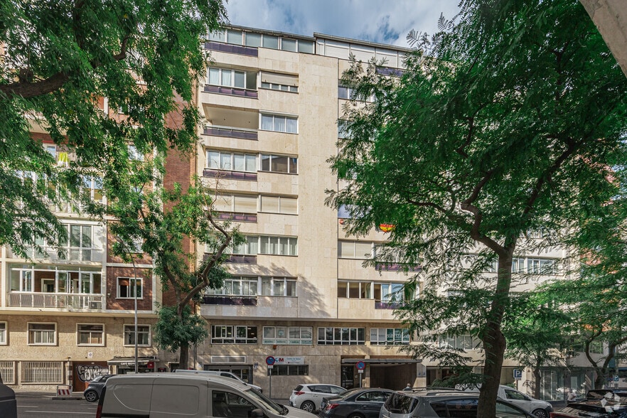 Calle del Segre, 27, Madrid, Madrid à louer - Photo principale – Image 1 sur 3