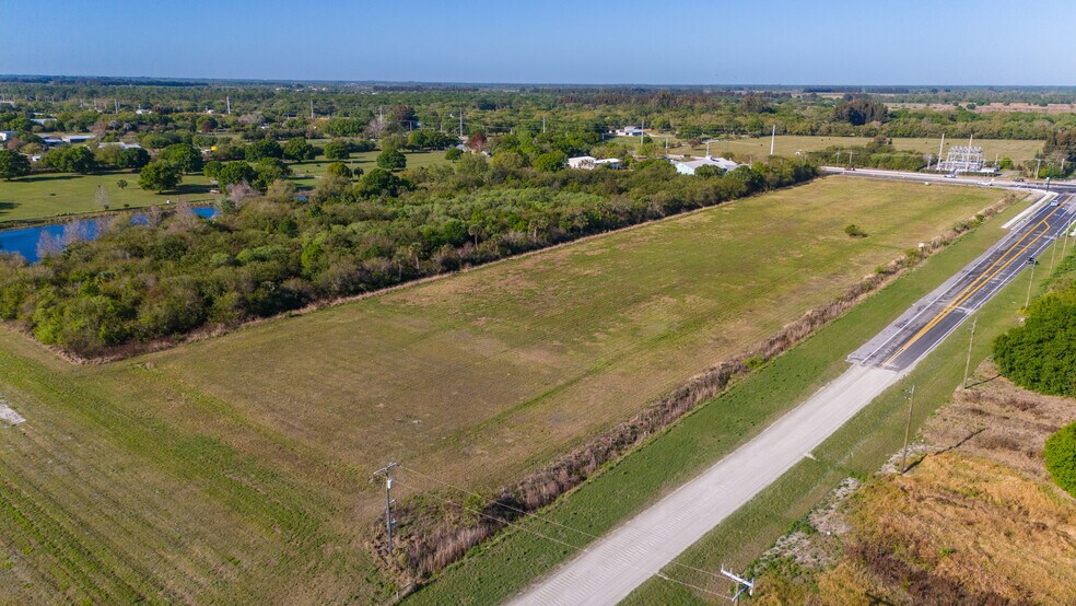 6525 81st st, Vero Beach, FL à vendre - Photo de l’immeuble – Image 2 sur 24