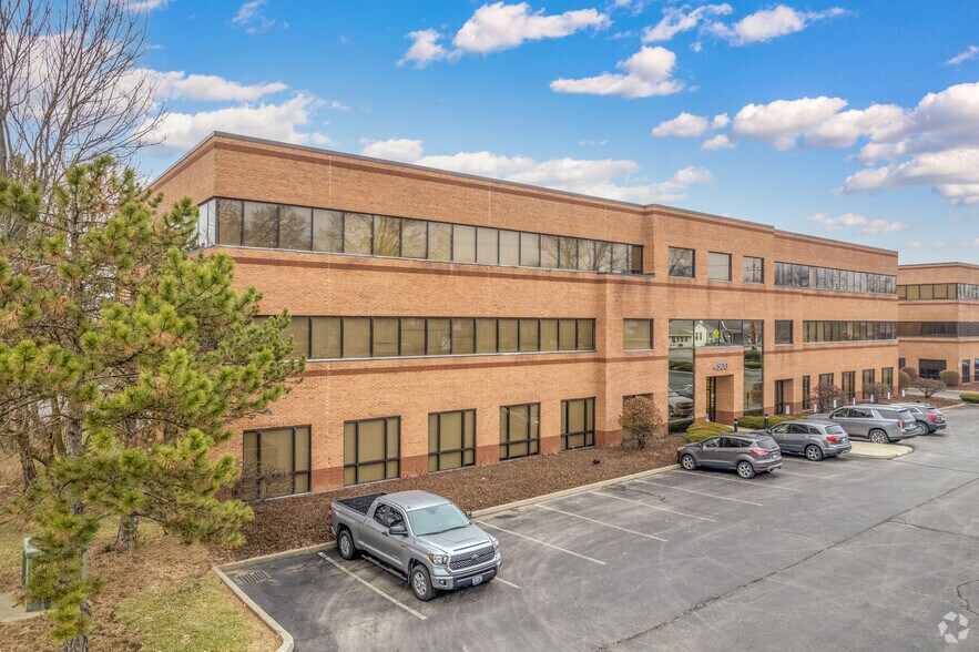 4500 Cooper Rd, Blue Ash, OH à louer - Photo de l’immeuble – Image 2 sur 4