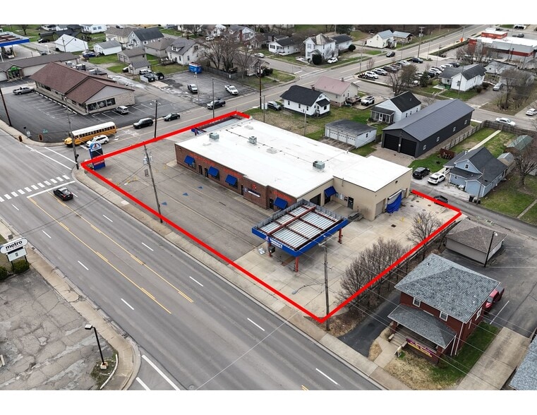 2415 Maple Ave, Zanesville, OH à vendre - Photo principale – Image 1 sur 11