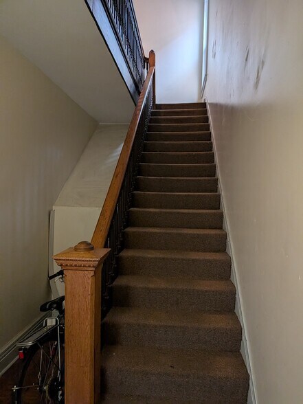 1325 Hepburn Ave, Louisville, KY à vendre - Photo de l’immeuble – Image 3 sur 34