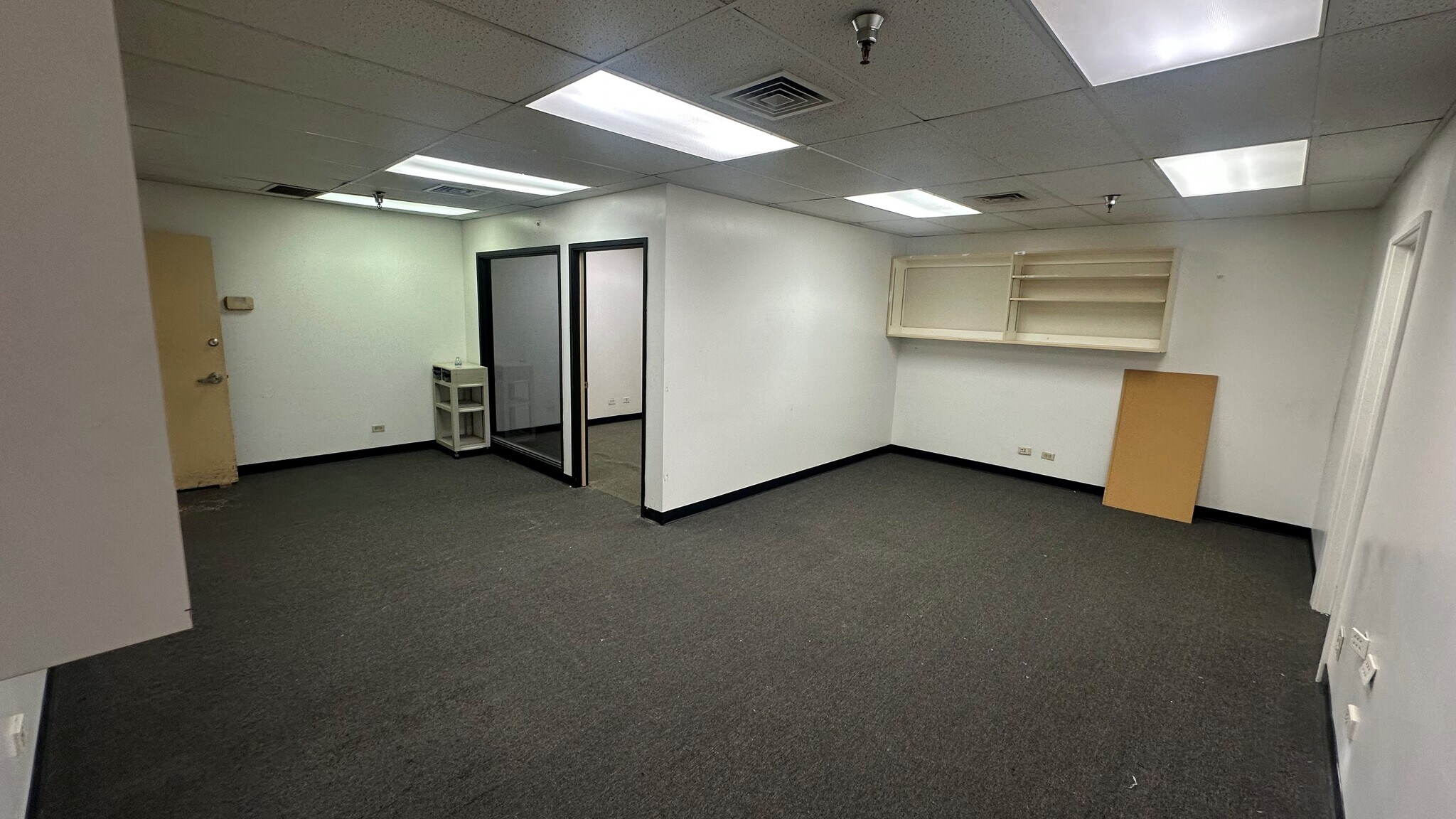 2200 Kamehameha Hwy, Honolulu, HI à louer Photo intérieure– Image 1 sur 3