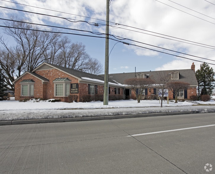 23409-23411 Jefferson Ave, Saint Clair Shores, MI à louer - Photo de l’immeuble – Image 3 sur 13