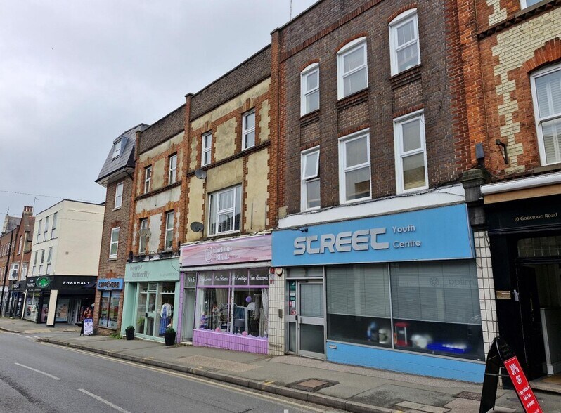 8 Godstone Rd, Caterham à louer - Photo de l’immeuble – Image 2 sur 2