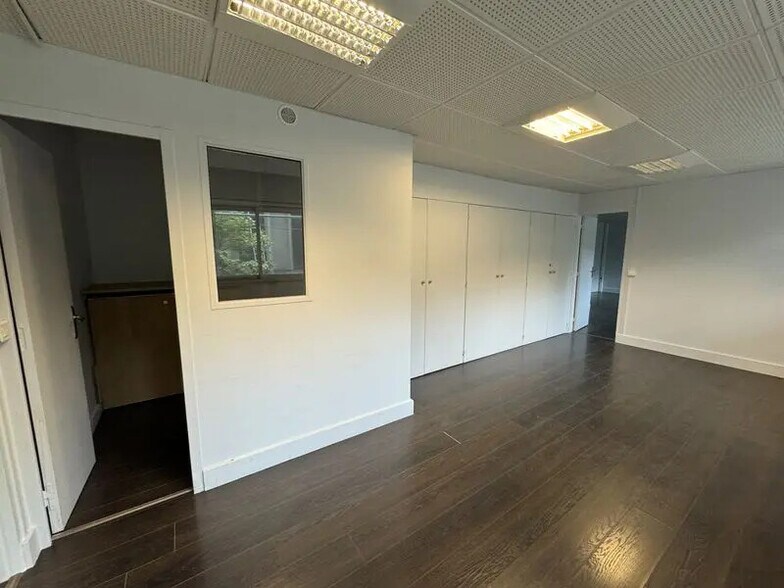 Bureau dans Paris à louer - Photo de l’immeuble – Image 2 sur 12