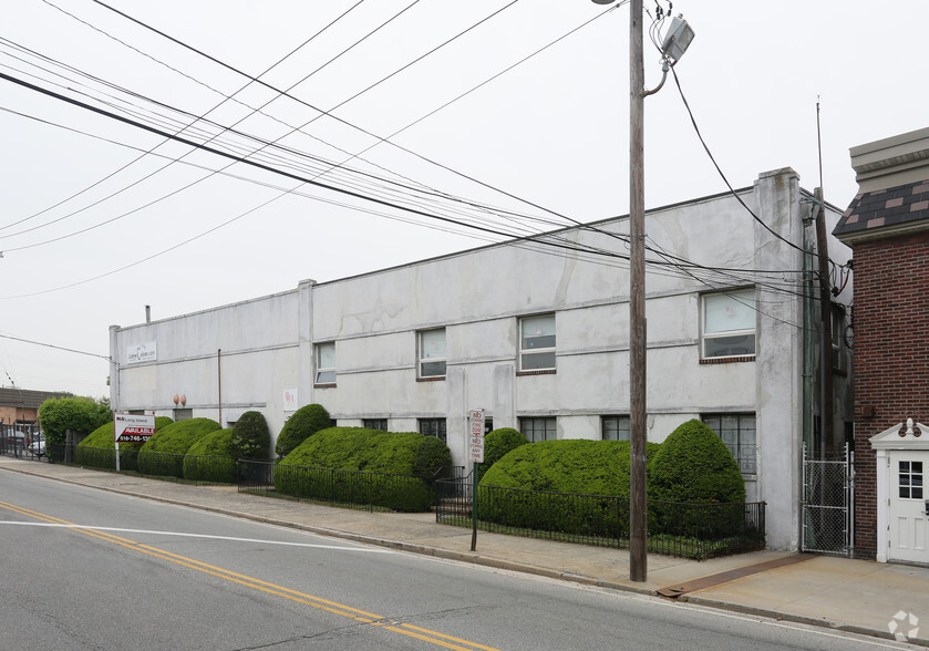 91-101 Horton Ave, Lynbrook, NY à louer - Photo de l’immeuble – Image 3 sur 10