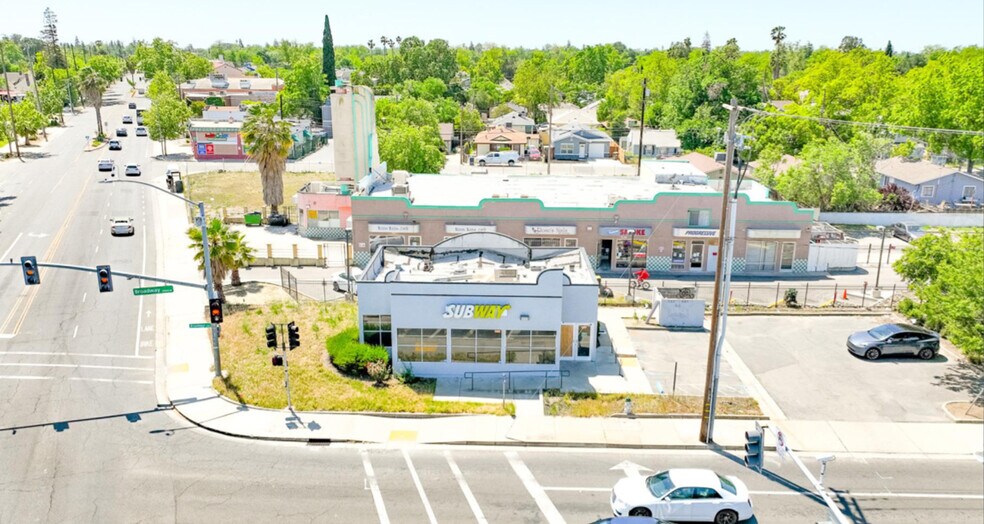 3000 Stockton Blvd, Sacramento, CA à louer - Photo de l’immeuble – Image 3 sur 6