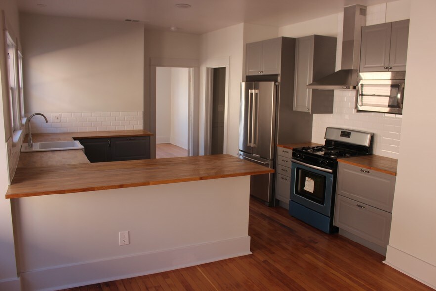 2212 Johnston St, Los Angeles, CA à vendre - Photo de l’immeuble – Image 3 sur 3