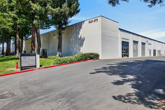 1045 W National Dr, Sacramento, CA à louer Photo intérieure– Image 1 sur 1