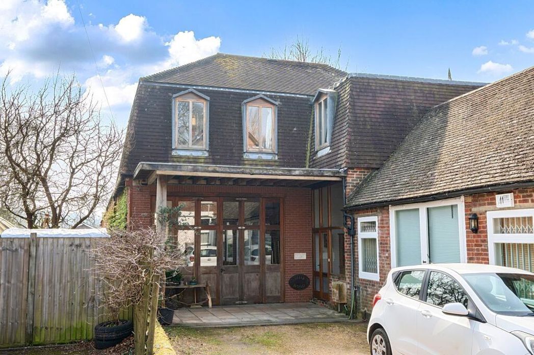 27 Pretoria Av, Midhurst à vendre Photo de l’immeuble– Image 1 sur 22