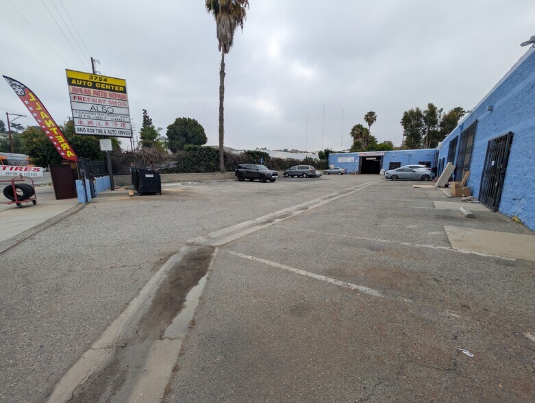 3754 N Mission Rd, Los Angeles, CA à louer - Photo de l’immeuble – Image 2 sur 7